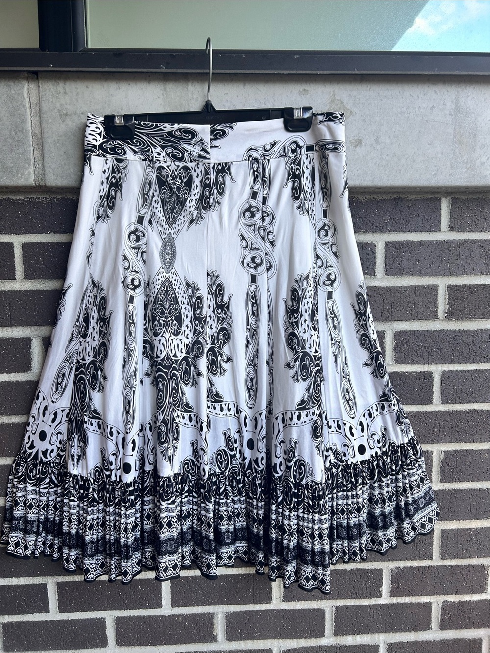 Alberto Makali Black & White Printed Circle Skirt Size 6